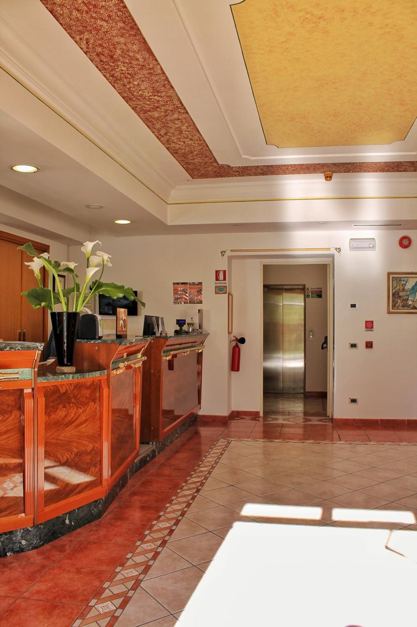 ريفا ديل غاردا Aparthotel Englovacanze المظهر الخارجي الصورة