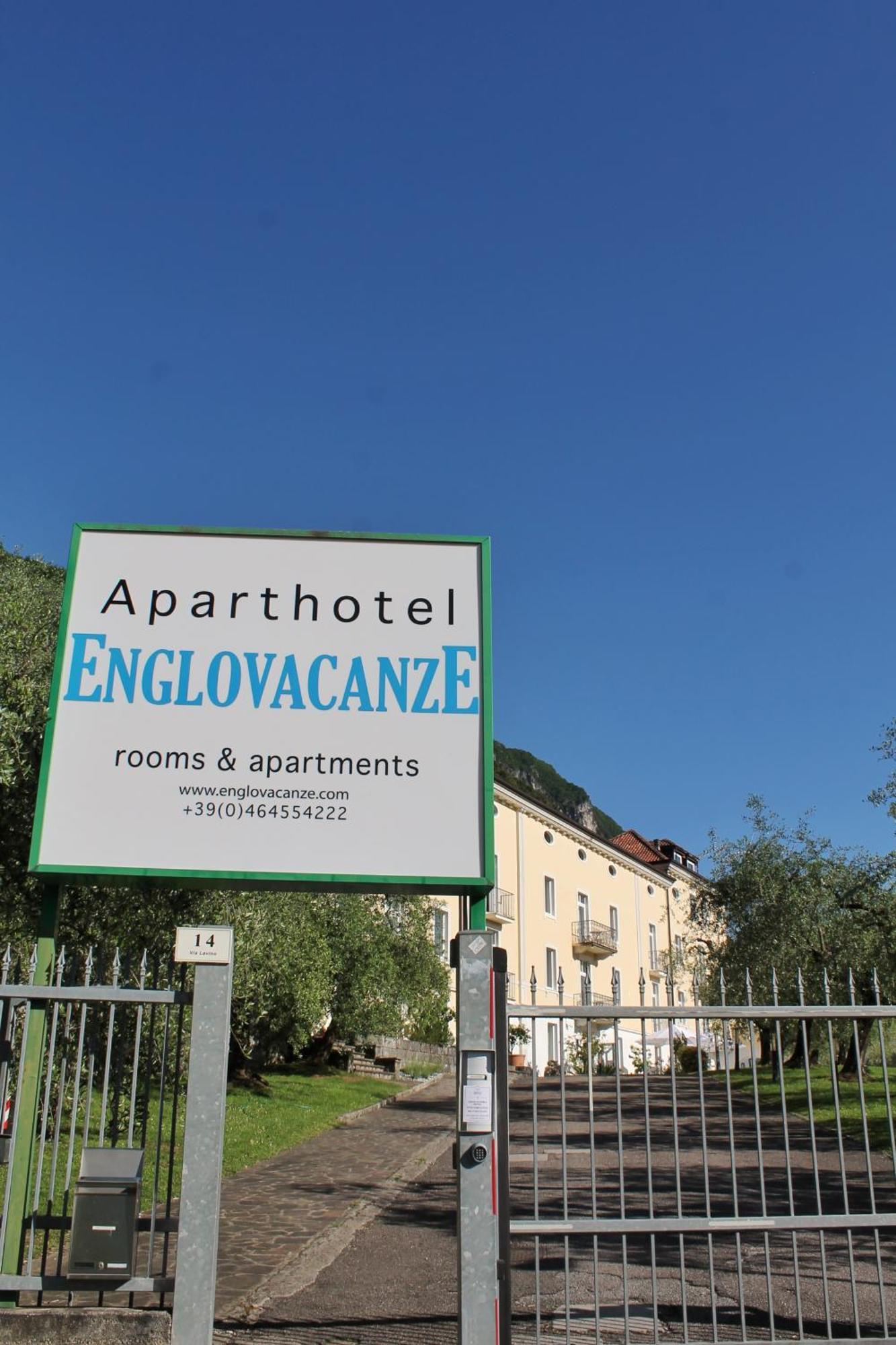 ريفا ديل غاردا Aparthotel Englovacanze المظهر الخارجي الصورة